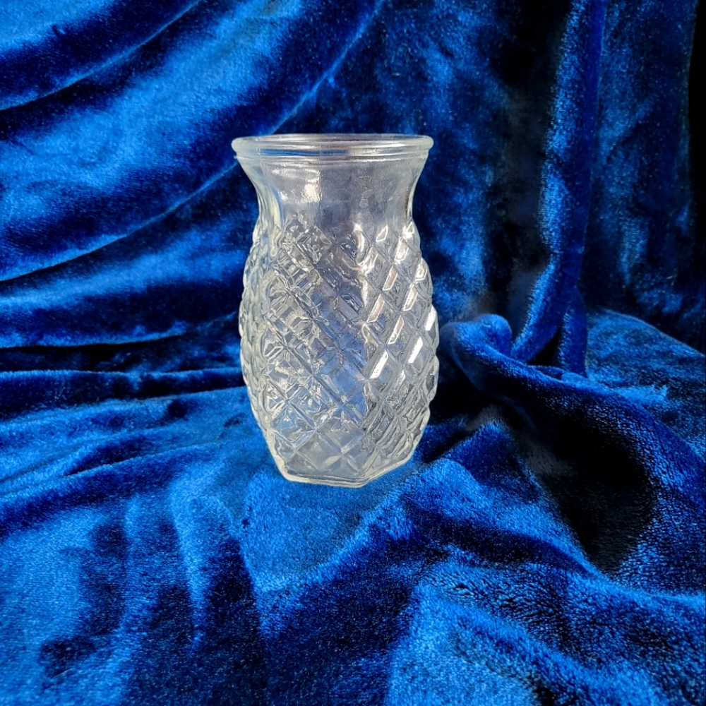 Vintage textured glass vase. Wide mouth. Good, used condition $8